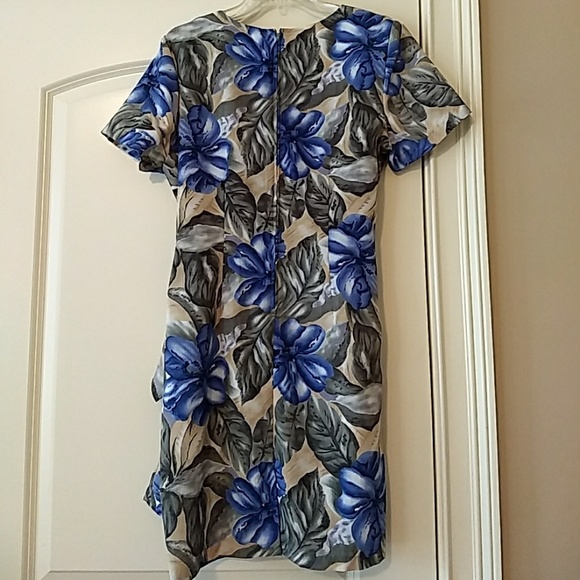 Dress - Picture 2 of 4